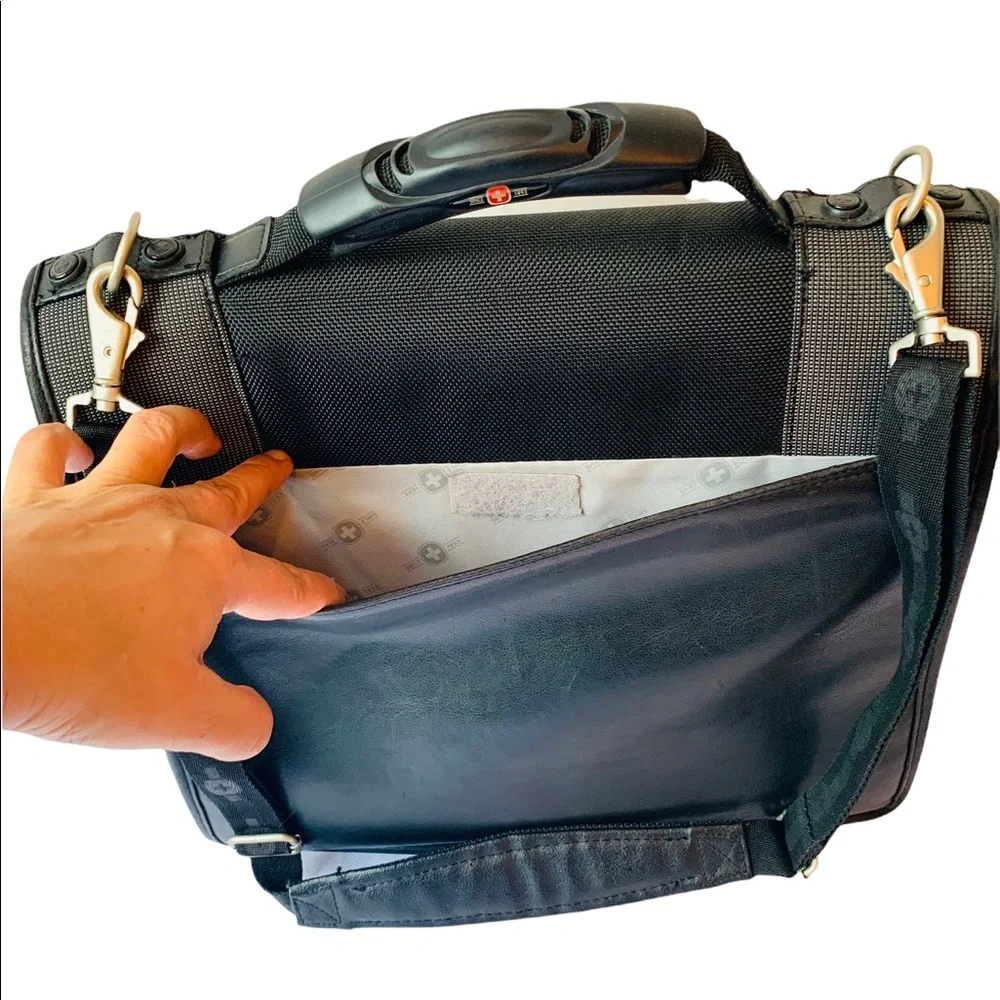 SwissGear Swiss Army Padded Laptop Briefcase Bag